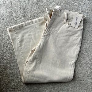 Universal thread cream straight leg cropped jeans size 10 NWT